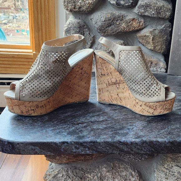 Charles Albert Beige Perforated Cork Open Toe Wedge Slingbacks Size 7 - Picture 8 of 14
